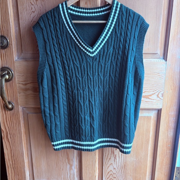 Sweaters - Green Cable-Knit V-Neck Sweater Vest |